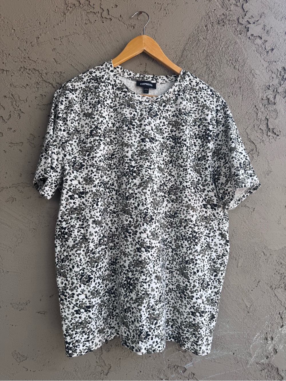 Express Men's White Green Cream & Black Speckle Crew Neck T-Shirt XL